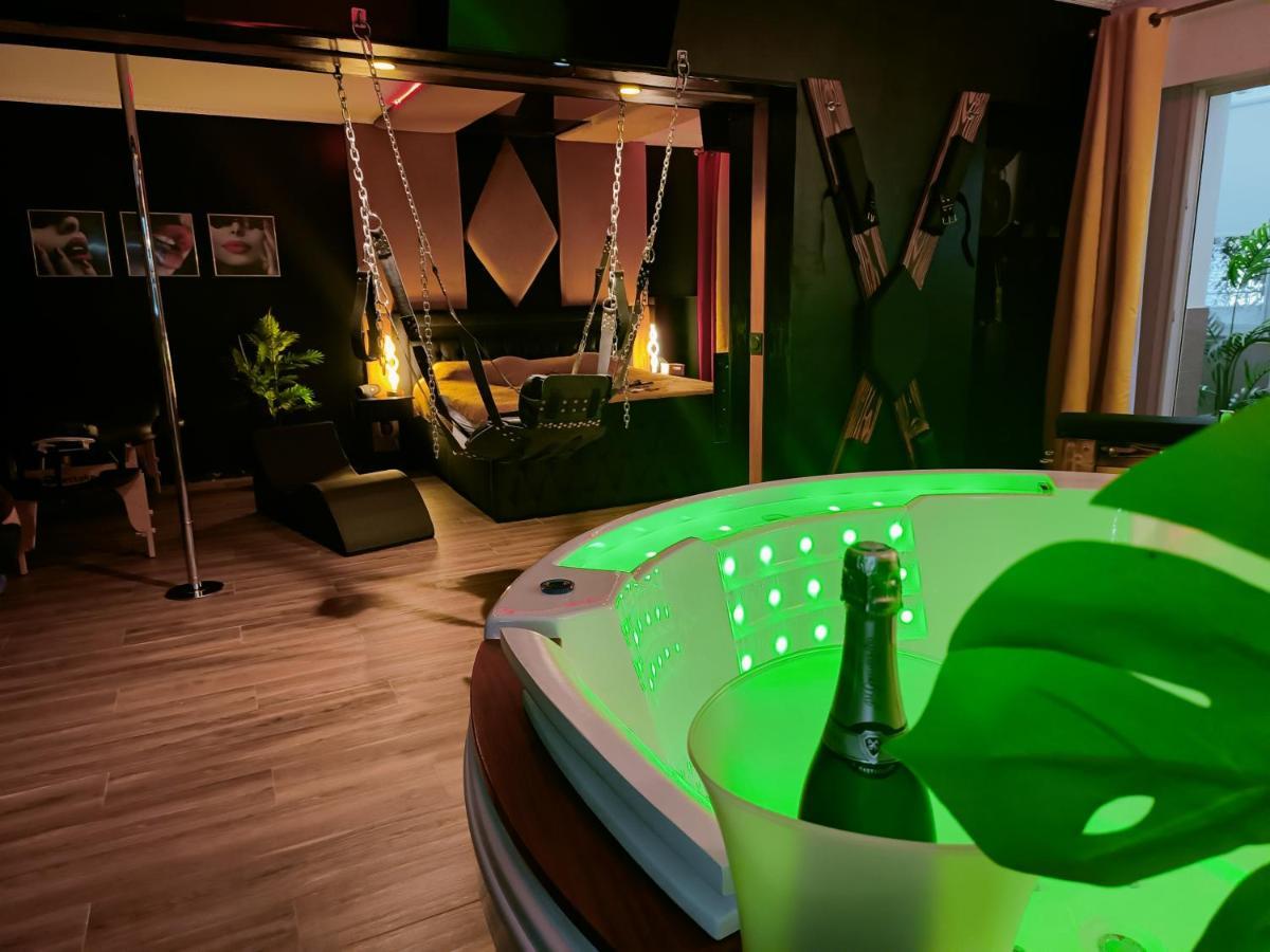 La Loveroom Bdsm De Nice " La Chambre Luxe Des Desirs " Exterior photo